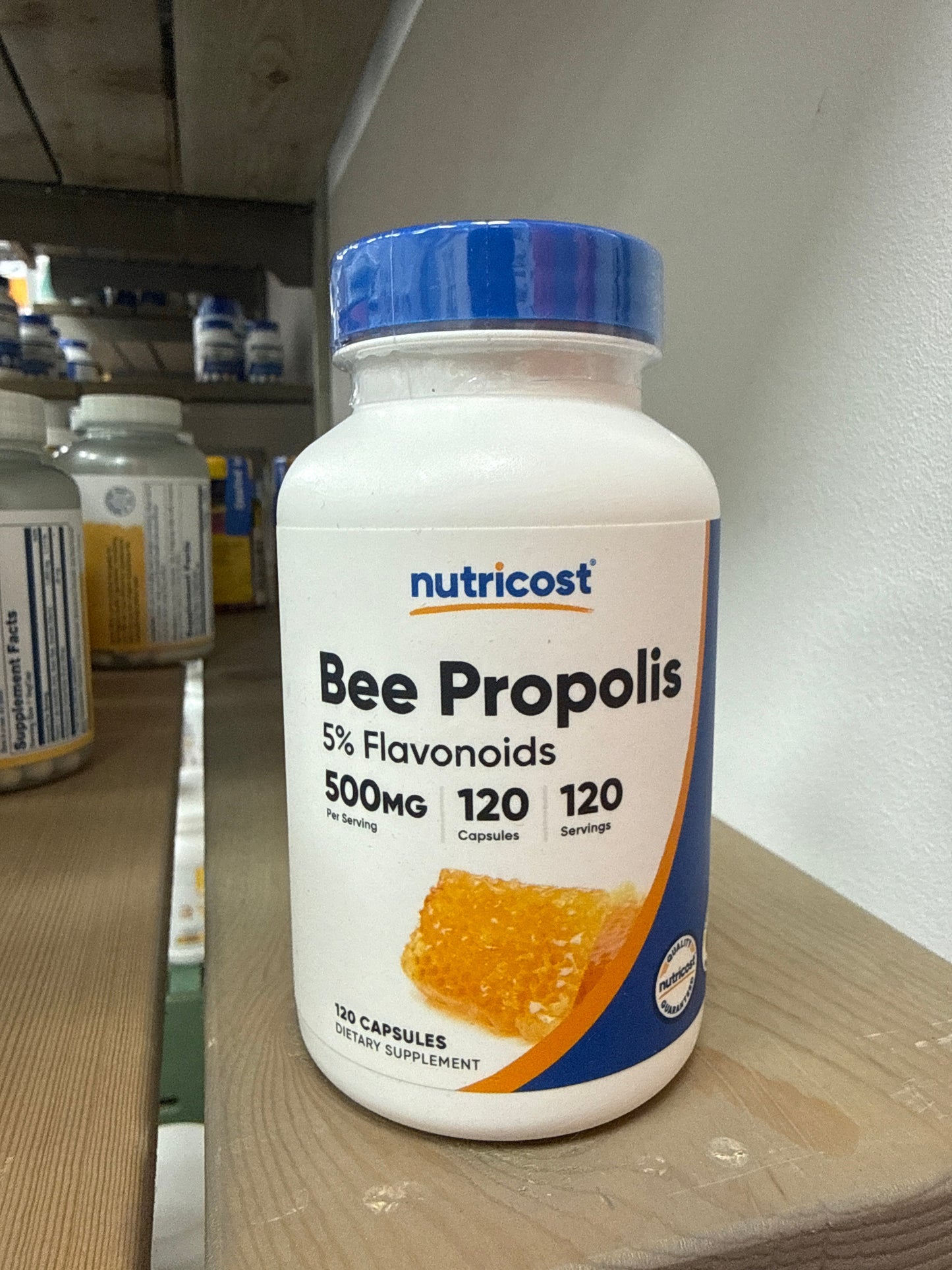 Nutricost Bee Propolis (120 Capsules)